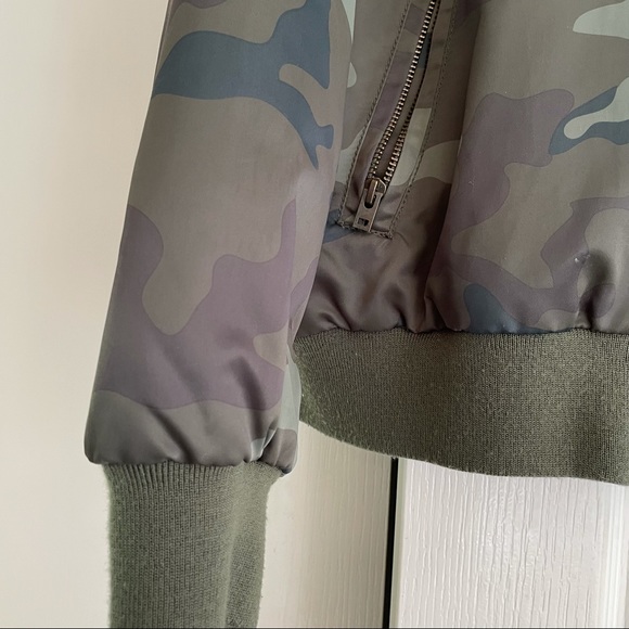 Gap Bomber Jacket Camo Green Nylon Size Large - Picture 6 of 11